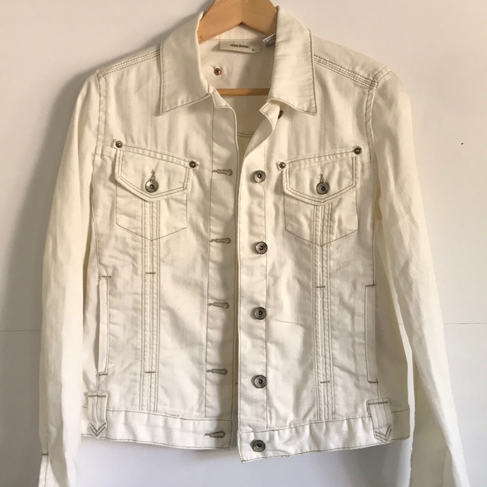 MING WHITE JEAN JACKET😍